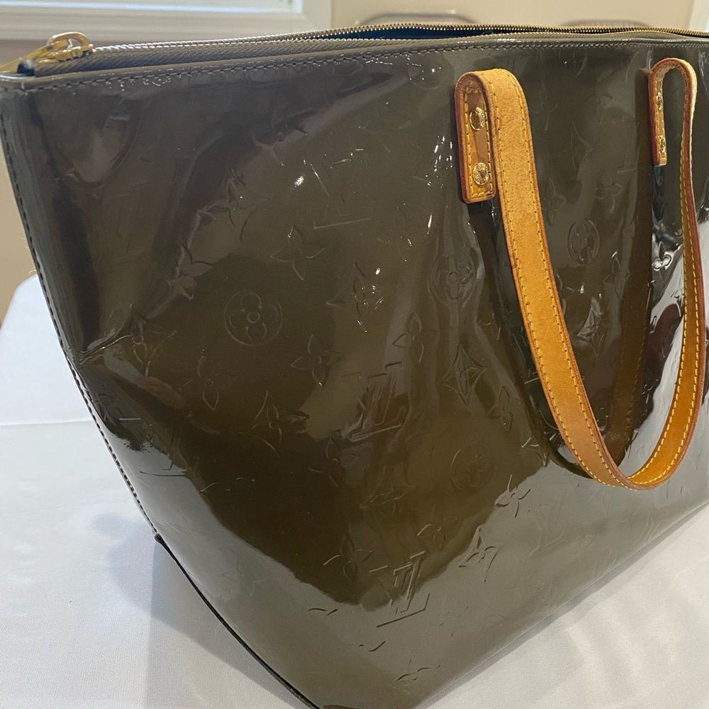 Louis Vuitton Bellevue Handbag Monogram Vernis PM Green - Picture 9 of 11